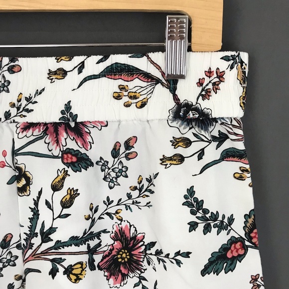 LOFT Floral Shorts - Picture 2 of 6